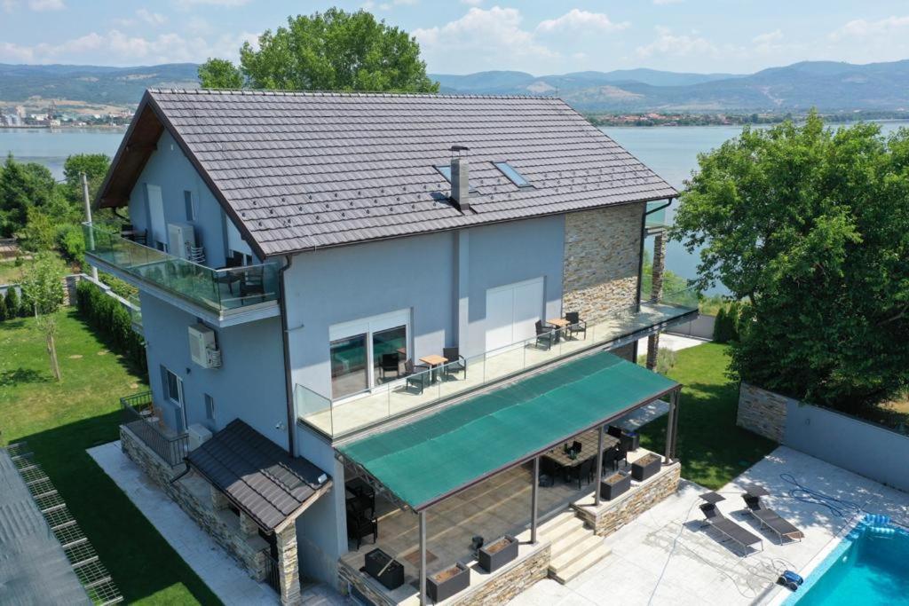 Plavi Resort Vinci ภายนอก รูปภาพ