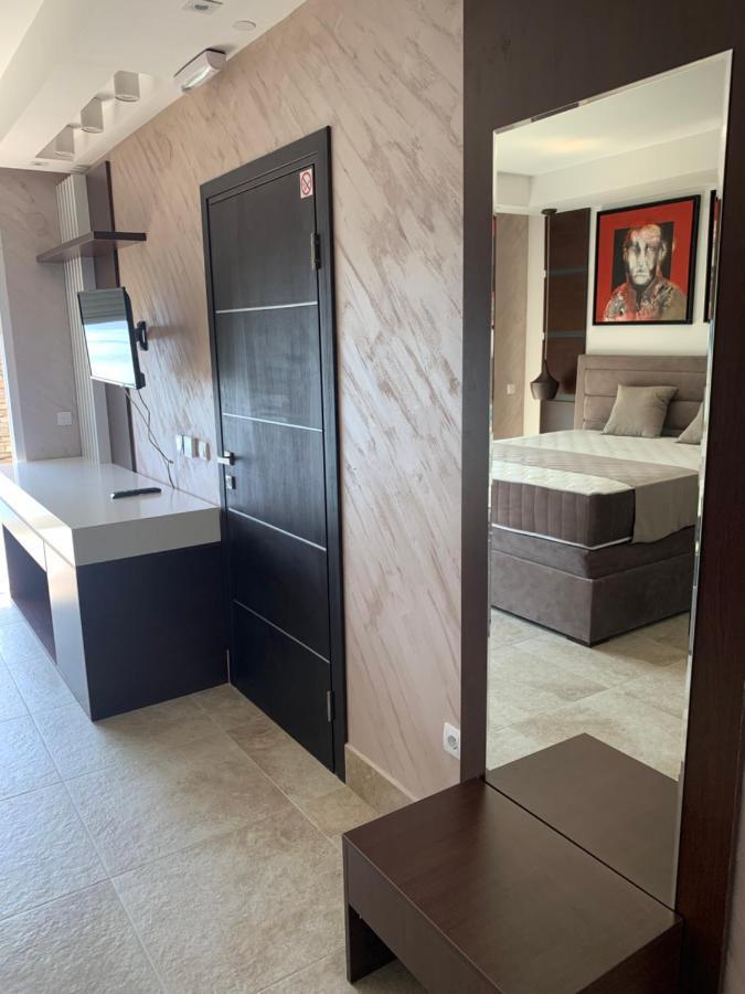 Plavi Resort Vinci ภายนอก รูปภาพ