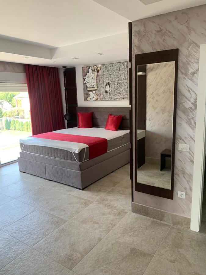 Plavi Resort Vinci ภายนอก รูปภาพ